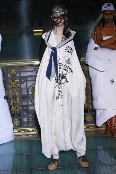 Look 50